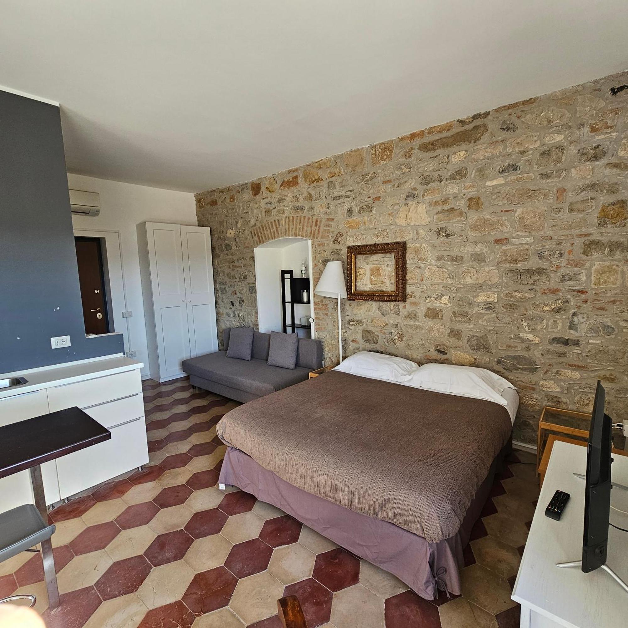 Room & Parking In Centro Citta Con Parcheggio Privato E Wifi Ποτέντσα Εξωτερικό φωτογραφία