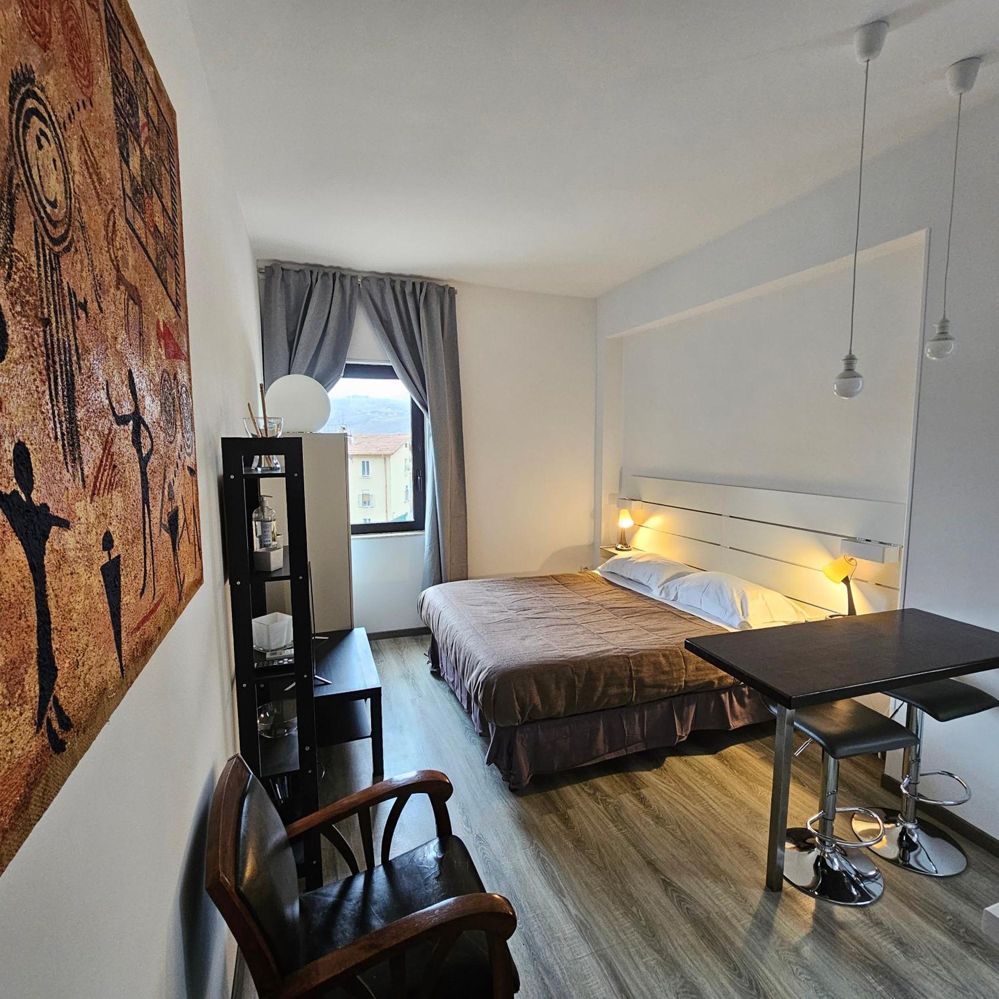 Room & Parking In Centro Citta Con Parcheggio Privato E Wifi Ποτέντσα Εξωτερικό φωτογραφία