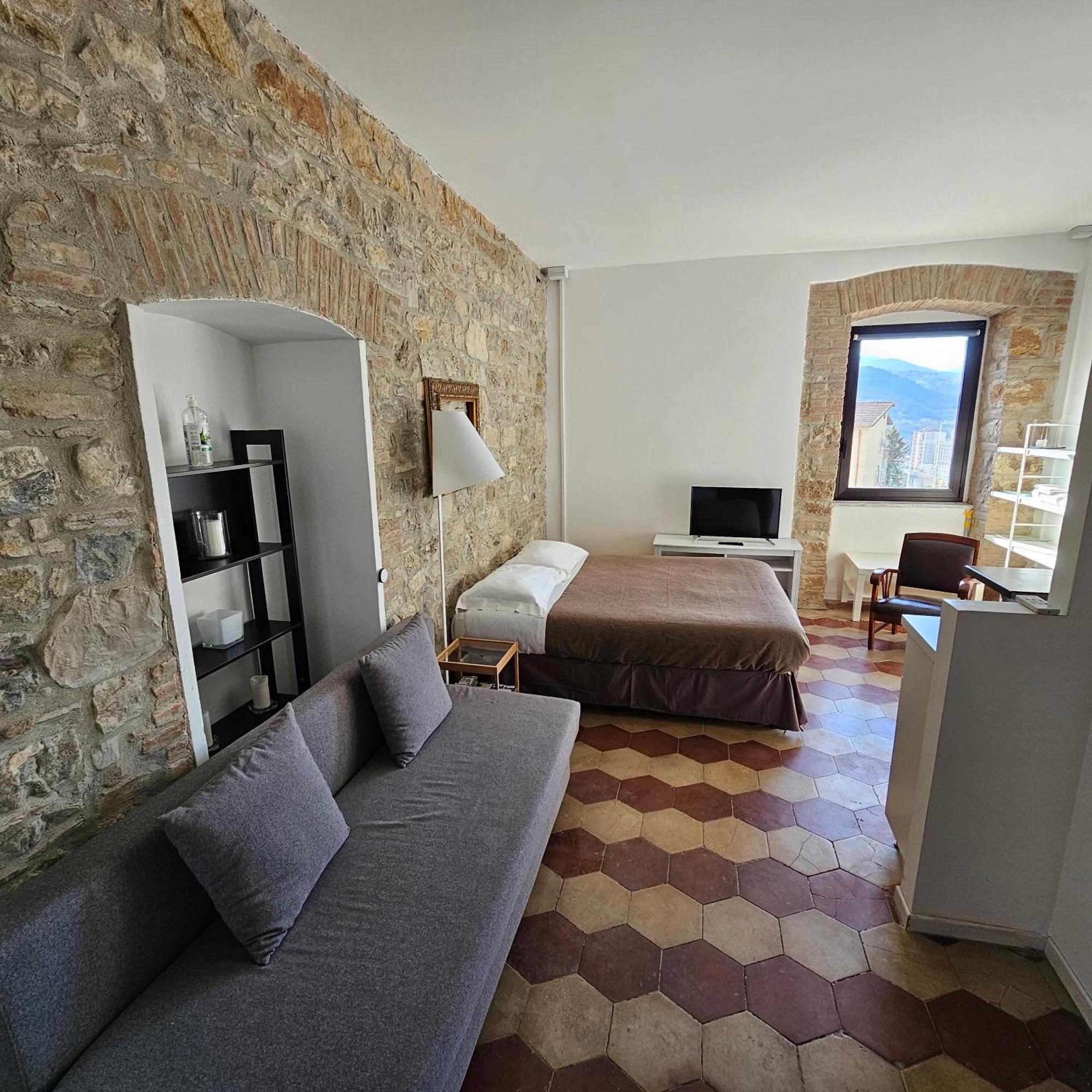 Room & Parking In Centro Citta Con Parcheggio Privato E Wifi Ποτέντσα Εξωτερικό φωτογραφία