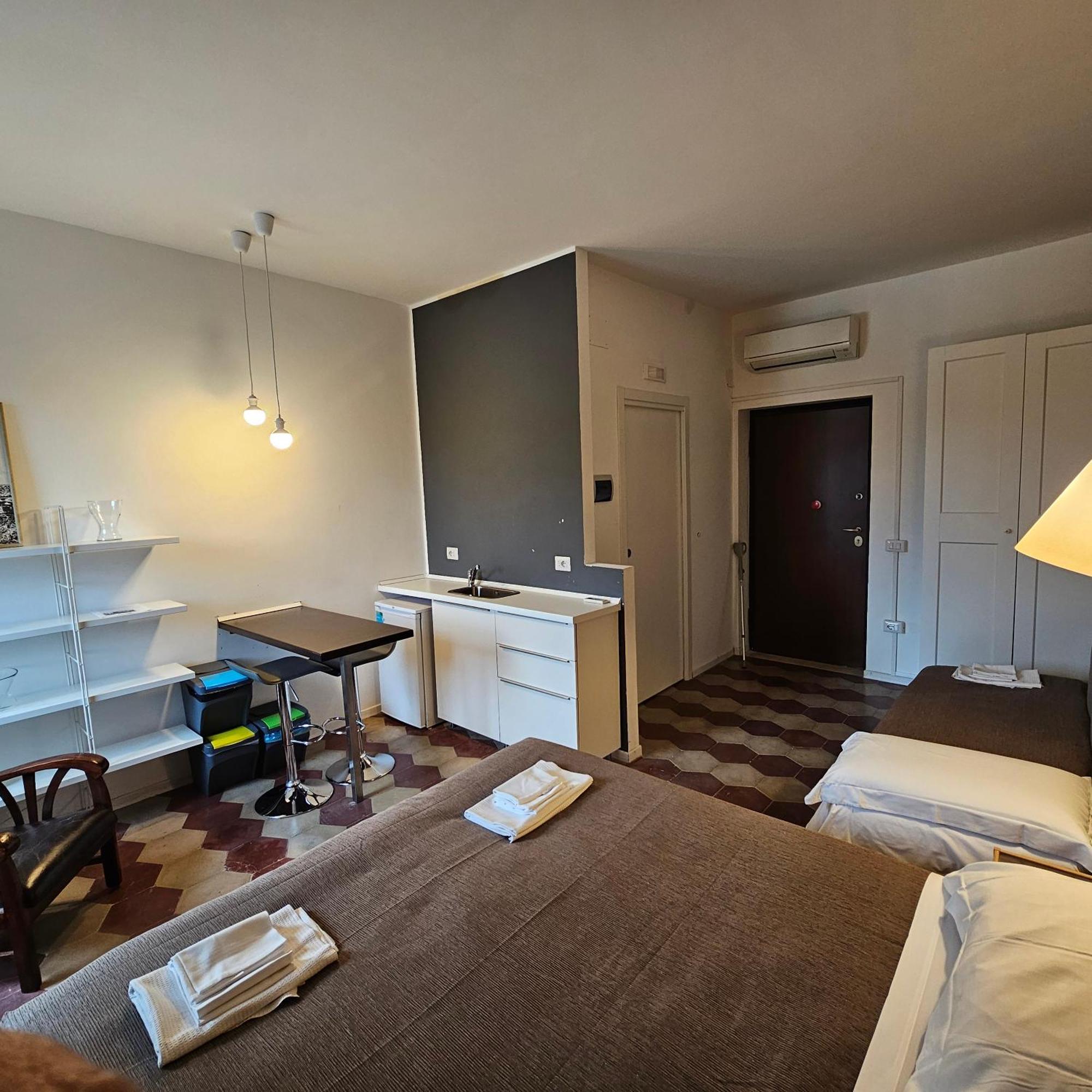 Room & Parking In Centro Citta Con Parcheggio Privato E Wifi Ποτέντσα Εξωτερικό φωτογραφία