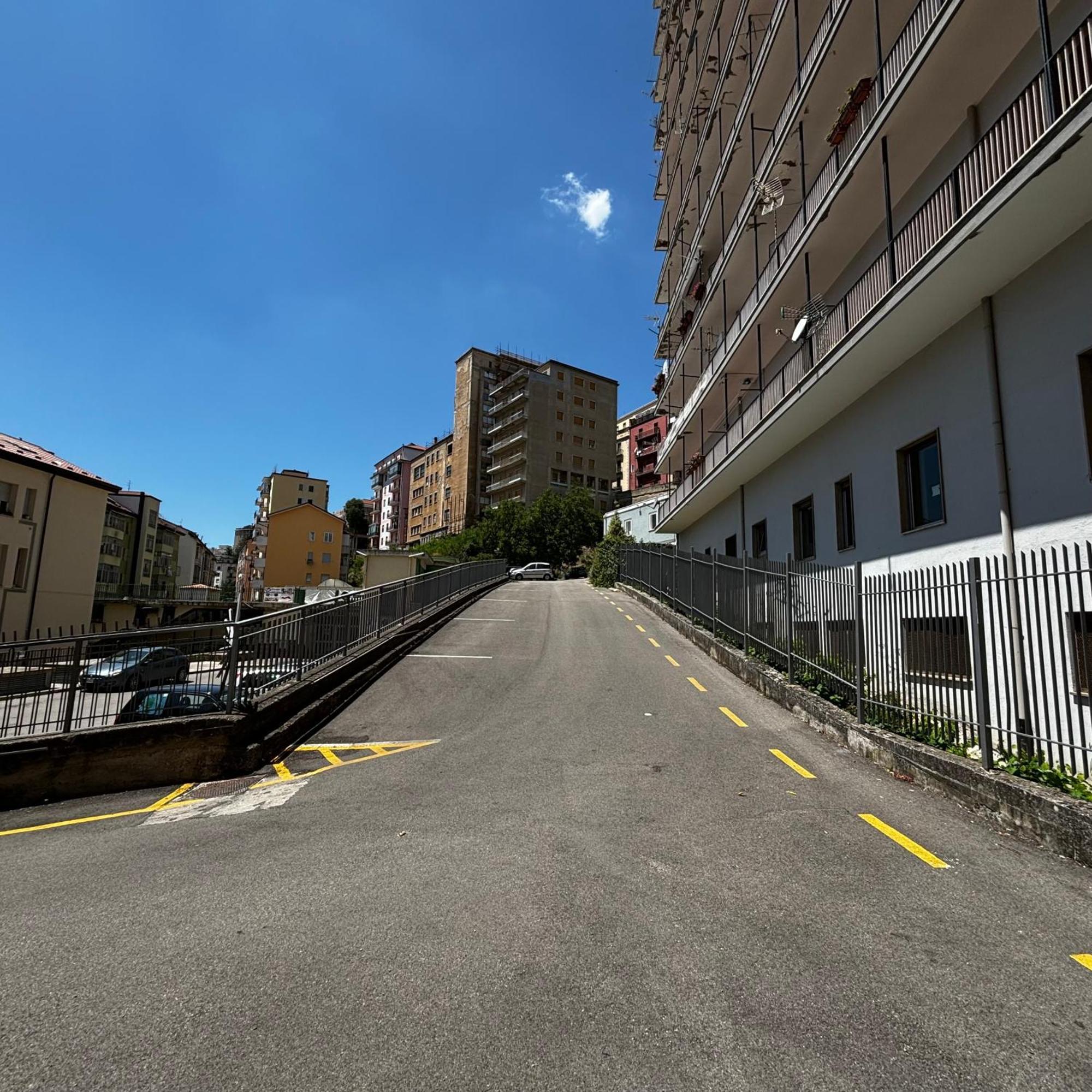 Room & Parking In Centro Citta Con Parcheggio Privato E Wifi Ποτέντσα Εξωτερικό φωτογραφία