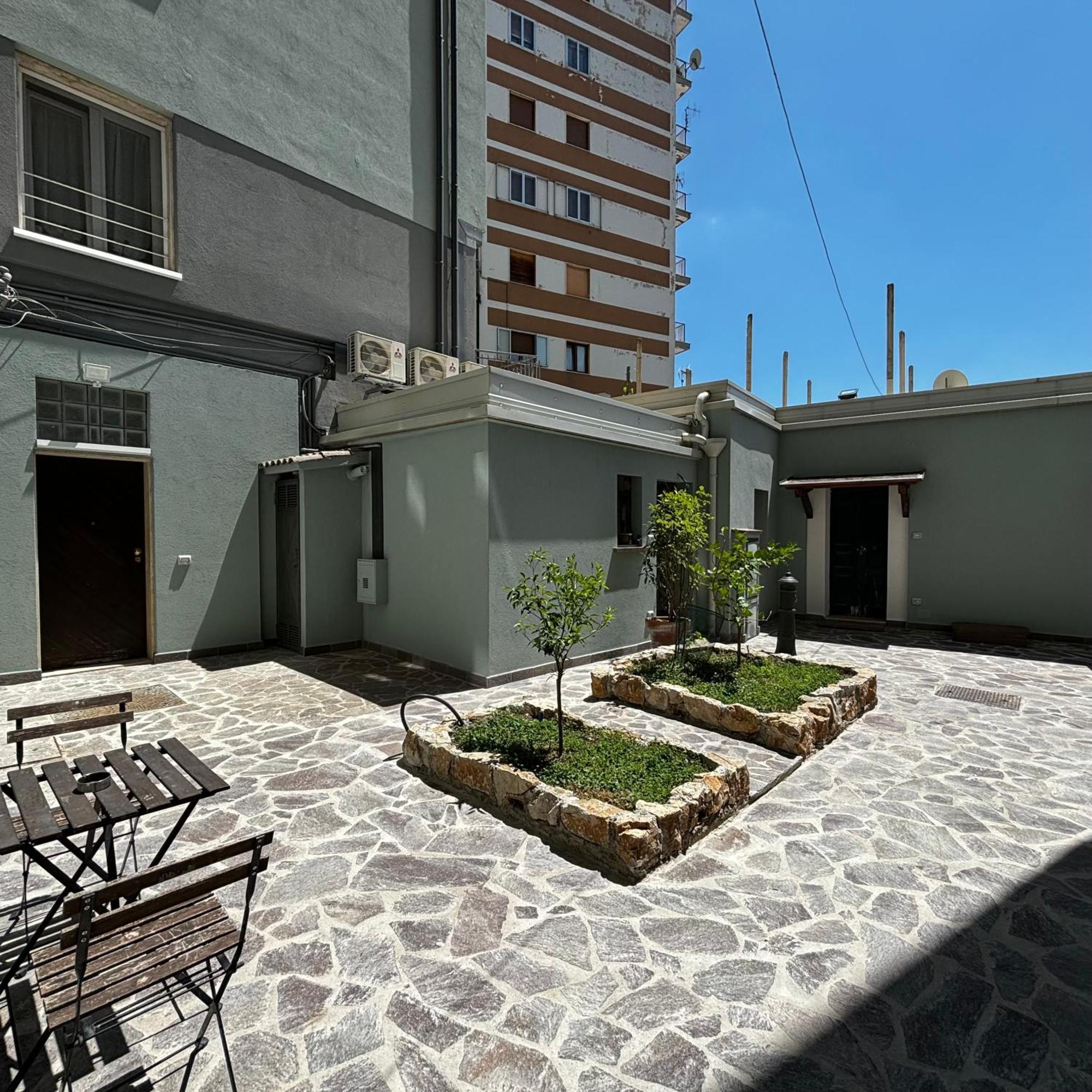 Room & Parking In Centro Citta Con Parcheggio Privato E Wifi Ποτέντσα Εξωτερικό φωτογραφία