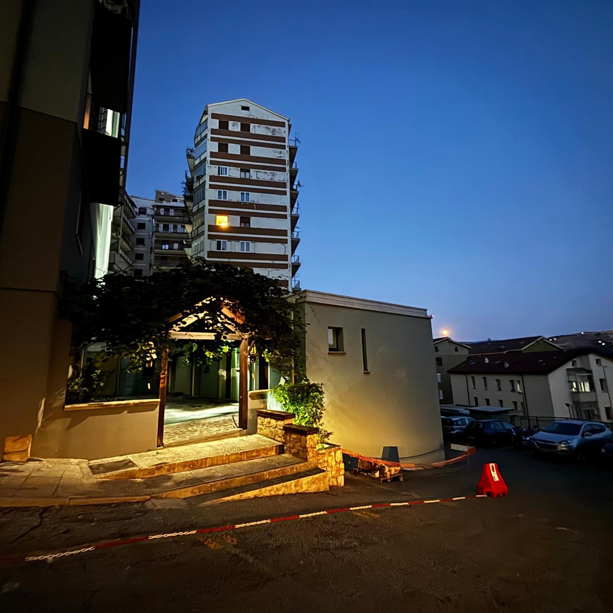 Room & Parking In Centro Citta Con Parcheggio Privato E Wifi Ποτέντσα Εξωτερικό φωτογραφία