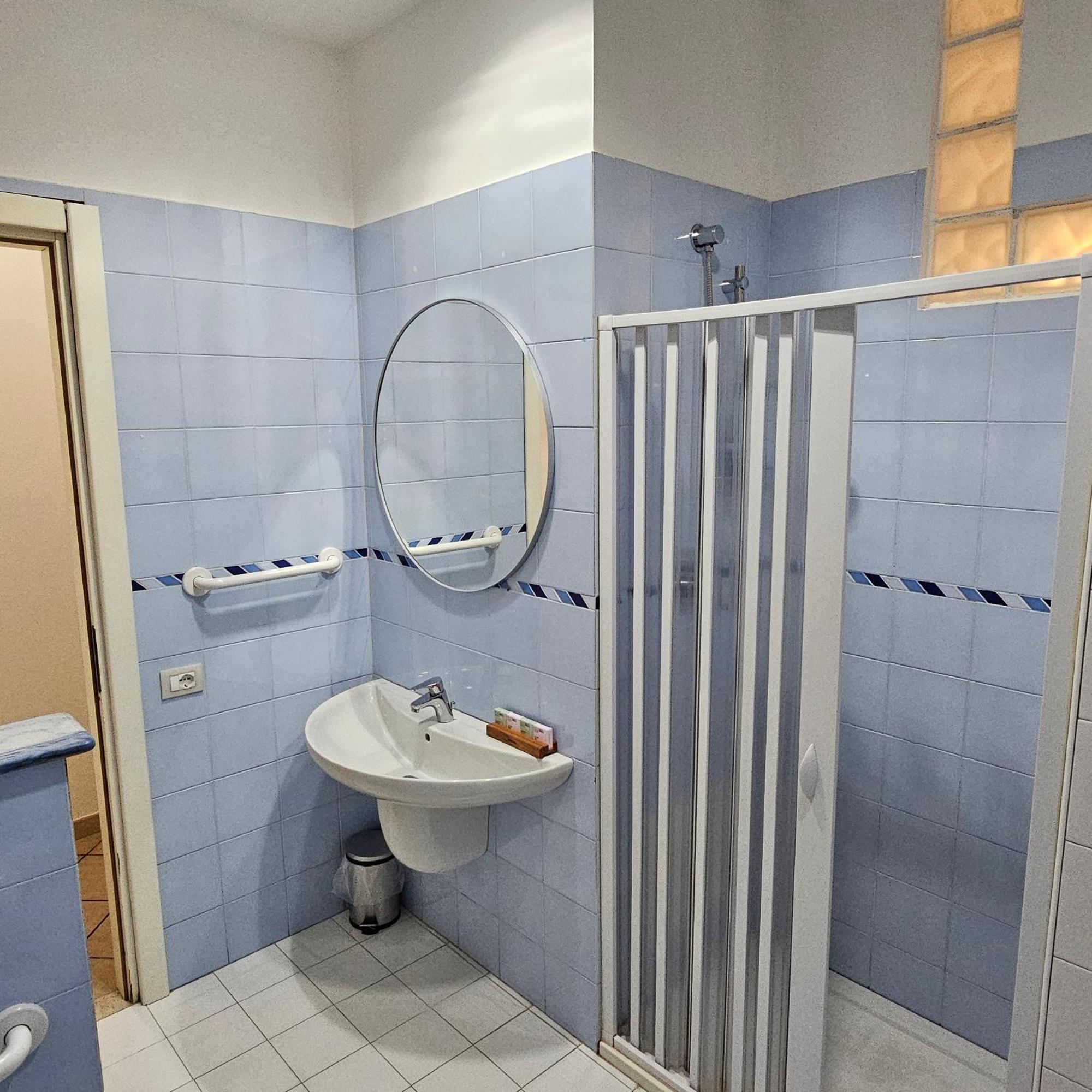 Room & Parking In Centro Citta Con Parcheggio Privato E Wifi Ποτέντσα Δωμάτιο φωτογραφία
